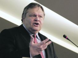 El ministro de Finanzas, Evangelos Venizelos, aceptó las recomendaciones de la “troika”. EFE  /