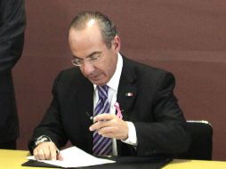 El Presidente Felipe Calderón firmó hoy un decreto para extender los estímulos fiscales para la industria maquiladora. EL UNIVERSAL  /