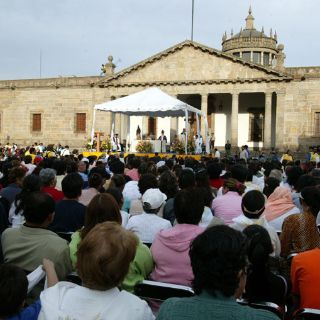 Pide Cardenal rezar en Romería por la paz