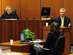 El Dr. Alan Steinberg (I) fue el primer testigo del día en el juicio que enfrenta Murray en la Corte Superior de Los Angeles. AP  /