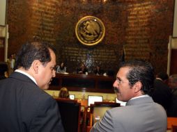 En la foto, los legisladores Luis Armando Córdova y Jesús Casillas.  /
