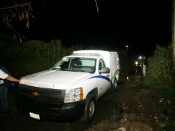 Personal forense llegó al lugar donde se encontraron los restos.  /