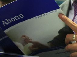 La Comisión indicó que guardar el dinero bajo del colchón, no es la mejor opción. ARCHIVO  /