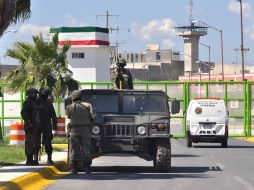 Personal del Ejército acudió al centro penitenciario a restablecer el orden. EL UNIVERSAL  /