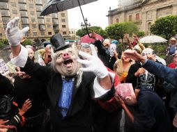 Los quejosos realizaron una representación de diversos personajes del sector político, religioso y sindical.  /