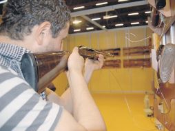 La legislación prevé el control del comercio de armas de fuego de uso civil, como las utilizadas en la caza. ESPECIAL  /