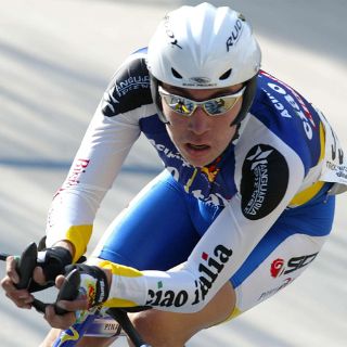 César Vaquera va por medalla en JP 2011