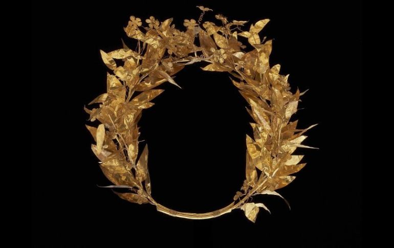 Corona de oro de la exposición 'La ciudad prohibida y la Macedonia de Alejandro Magno' en el Louvre. EFE  /