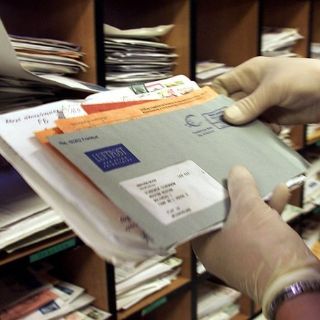 Correo postal fenece ante avance de la internet