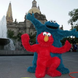 Se convierten ''Elmo'' y ''Comegalletas'' en juguetes didácticos