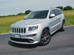 Esta versión, la más agresiva visualmente de la gama Grand Cherokee, enseña los dientes.  /