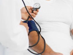 Al menos 75% de los pacientes con cáncer de próstata asisten al médico cuando el tumor se encuentra avanzado. ID  /