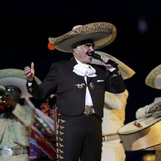 Vicente Fernández comparte el Palenque