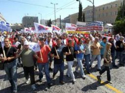 La plaza Sintagma de Atenas en el último año y medio se ha convertido en símbolo de las protestas contra la política. EFE  /