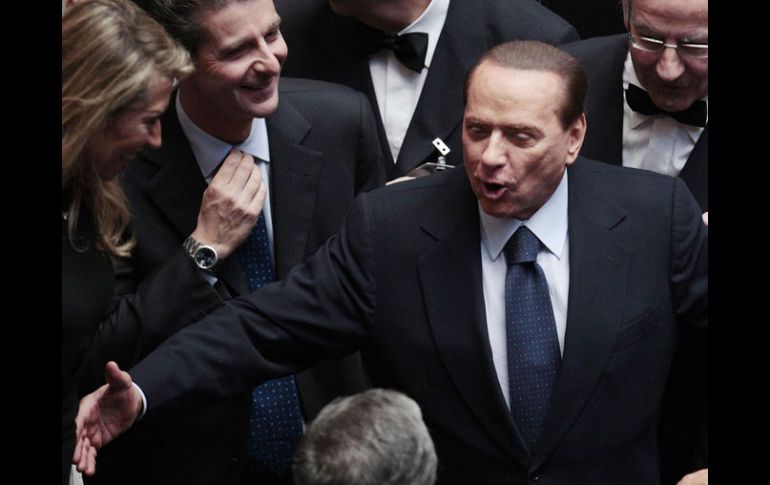 Umberto Bossi decidirá 'desenchufar' la maquina que mantiene en vida al Ejecutivo de Berlusconi. AP  /