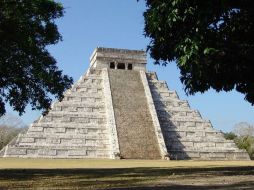Quieren que la Ceremonia Mundial Maya en los sitios arqueológicos de Chichén Itzá, Uxmal y Dzibilchaltún. ARCHIVO  /