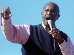 Herman Cain es un empresario de 67 años que dirigió la cadena de pizzerías 'Godfather's Pizza'. AP  /