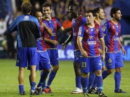 Jugadores del Levante celebrando su victoria sobre  el Malaga.REUTERS  /