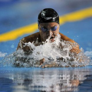 França conquista el oro en 100m pecho