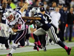Wes Welker, de los Patriotas en acción ante Orlando Scandrick de los Vaqueros de Dallas.EFE  /