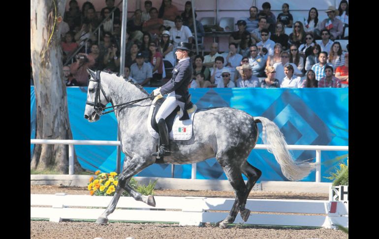 Bernadette Pujals sobre “IUSA Rolex” fue el mejor binomio nacional con 70.369.  /