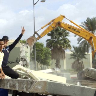 Anuncian captura de bastión leal a Gadhafi