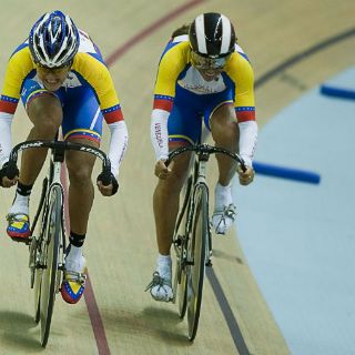 Emoción venezolana por doble oro en ciclismo de pista