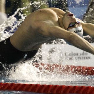 Brasil gana oro en 100m espalda