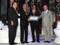 Nicolás Leoz presidente de la CONMEBOL y Julio Grondona de la AFA, durante la ceremonia del sorteo de la Copa America 2011.MEXSPORT  /