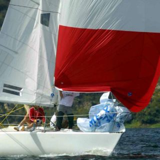 Mexicanos tienen percance en competencia de vela