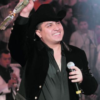 Julión Álvarez desata el baile por casi tres horas