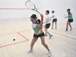 Samantha Terán (al frente) y Nayelli Hernández (der.) consiguieron por la mañana el oro en dobles. MEXSPORT  /