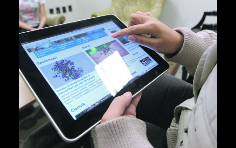 Analistas afirman que la explosión de oferta obliga a América Móvil a buscar contenidos para sus clientes.  /