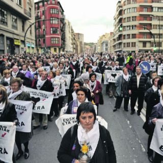 Líderes mundiales exigen a la ETA cese definitivo de ataques