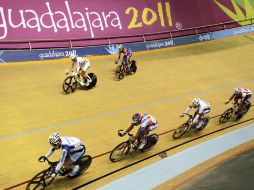 El país impuso un nuevo récord en ciclismo con modalidad de persecución femenina. AP  /