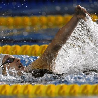 Estados Unidos gana oro en 200m combinados