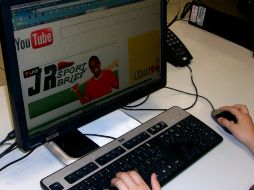 Acusan de que YouTube es redituable porque vende publicidad con contenidos de los que no tiene licencia. ARCHIVO  /