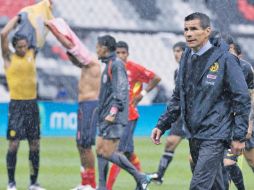 Alfredo Tena prepara cambios para recibir al Guadalajara, este domingo en el Estadio Azteca. MEXSPORT  /