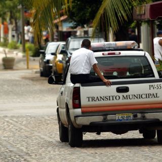 Choque entre patrullas federales y municipales de Vallarta deja cuatro heridos