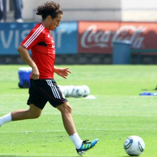 Andrés Guardado mejora de su gastroenteritis