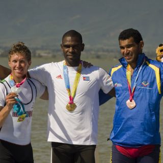 México se lleva plata en par de remos cortos