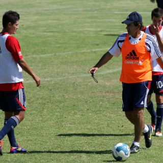 Fernando Quirarte muestra posible once