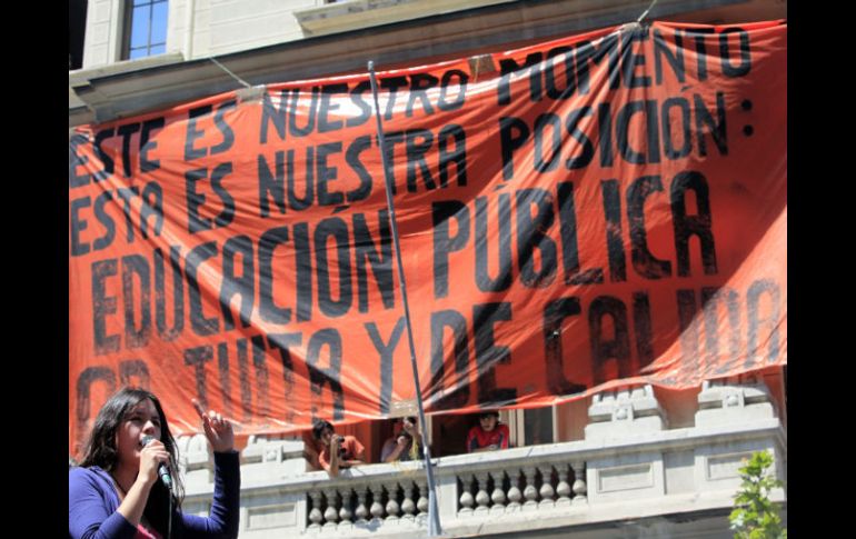 La ministra de Educación de Colombia invitó a los estudiantes a expresar sus propuestas en una mesa de diálogo. EFE  /