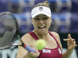 Zvonareva hace derroche de energía en el encuentro de hoy en el torneo de Moscú. AP  /
