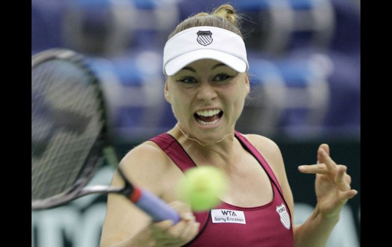 Zvonareva hace derroche de energía en el encuentro de hoy en el torneo de Moscú. AP  /