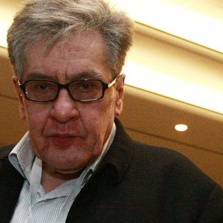 Lamenta José Emilio Pacheco falta de suplementos culturales en México