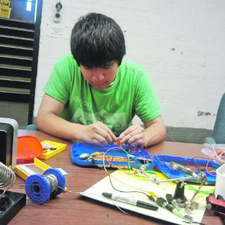 Electrónica básica para el arte