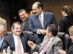 Los legisladores durante la reunión de la Comisión de Hacienda en la que se dictaminó la Ley de Ingresos para el 2012. EL UNIVERSAL  /