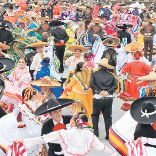 Mucha música y de a muchos