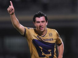 Juan Carlos Cacho festeja su anotación ante el Tauro de Panamá. EFE  /